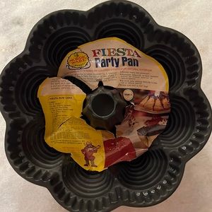 Vintage Nordic Ware Fiesta cake pan